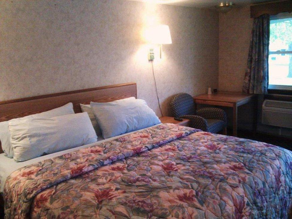 Dartmouth Motor Inn Exteriör bild