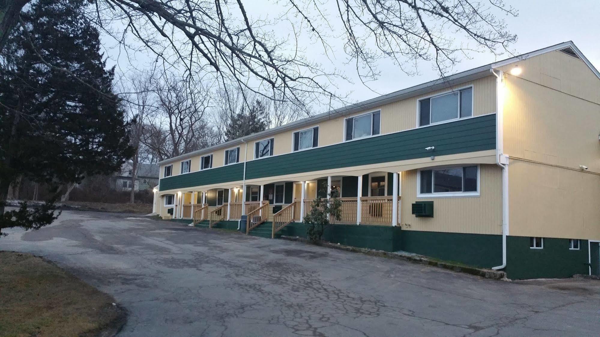 Dartmouth Motor Inn Exteriör bild